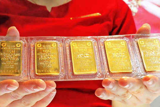 Giá vàng giảm, thương hiệu SJC lùi về ngưỡng 145,8 triệu đồng một lượng