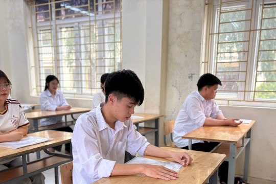 Phổ điểm các tổ hợp xét tuyển đại học theo điểm thi tốt nghiệp THPT năm 2026