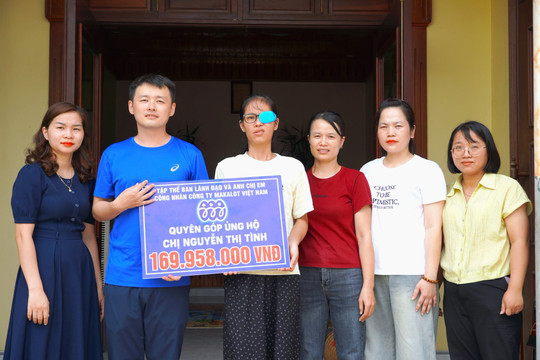 1 công nhân được Công ty Makalot hỗ trợ gần 170 triệu đồng chữa bệnh