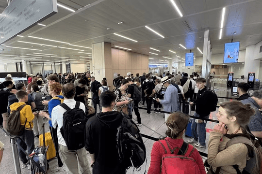 Ngành hàng không châu Âu kêu cứu vì hệ thống EES