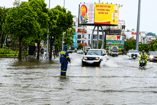 Ứng trực cao điểm, chủ động giải pháp giảm ngập úng đô thị