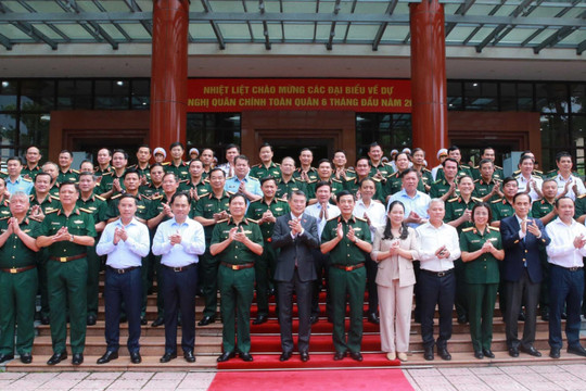 Quân đội nhân dân Việt Nam tiếp tục phát huy truyền thống anh hùng