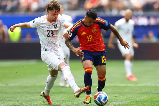 Tây Ban Nha thắng Áo 3 - 0, Oyarzabal lập cú đúp