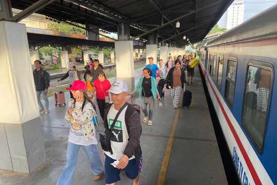 Vietnam Railways cuts fare by 10% for North–South trains