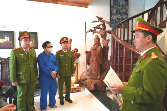 Cựu Giám đốc Đại học Huế lĩnh 13 năm tù vì chiếm đoạt tài sản