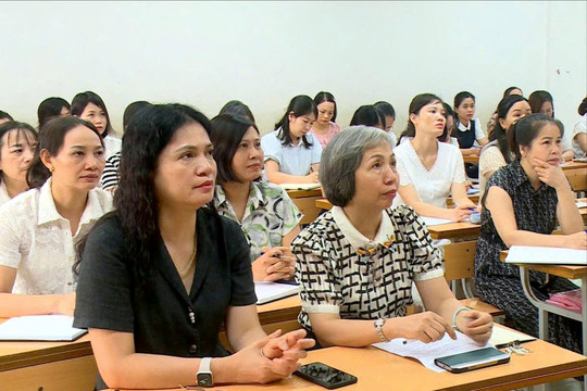 Tập huấn sử dụng bộ sách giáo khoa thống nhất cho giáo viên tiểu học Hải Phòng