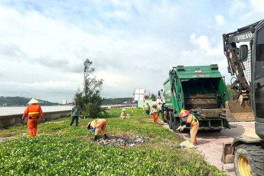 Keeping the coast clean, building a green destination
