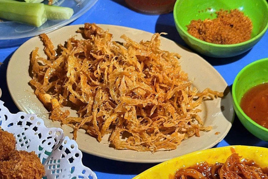 Mực chiên bơ sữa 'giữ nhiệt' mùa World Cup