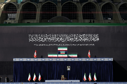 Ba con trai xuất hiện tại lễ tang cố Lãnh tụ tối cao Iran Ali Khamenei