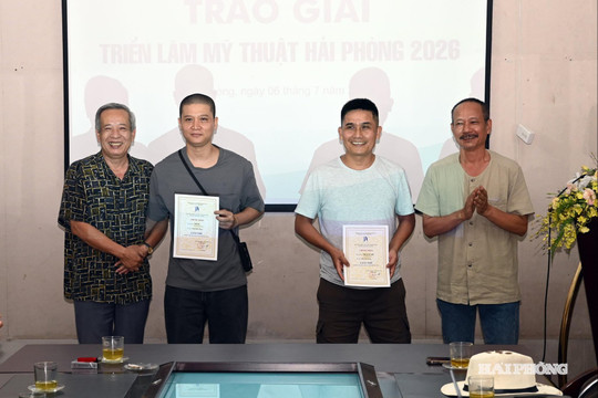 Trao giải Triển lãm giao lưu mỹ thuật Hải Phòng – Gwangju (Hàn Quốc)