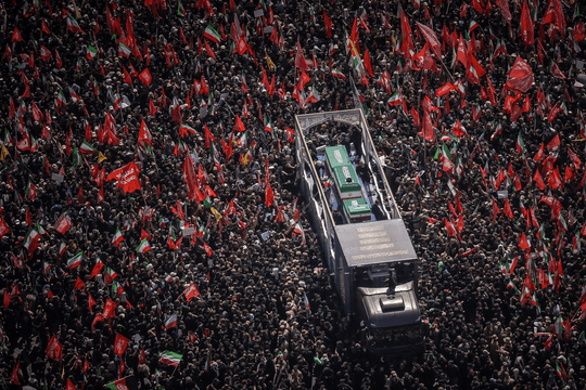 Hàng triệu người dân Iran tiễn biệt Đại giáo chủ Ali Khamenei