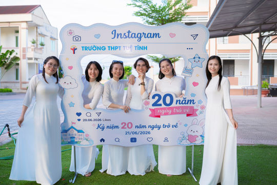 Hội khóa và hành trình trở về ký ức