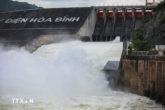 11 giờ trưa nay 11/7, hồ thủy điện Hòa Bình sẽ mở 1 cửa xả đáy