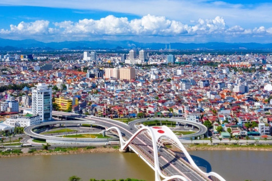 Expanding space, accelerating development