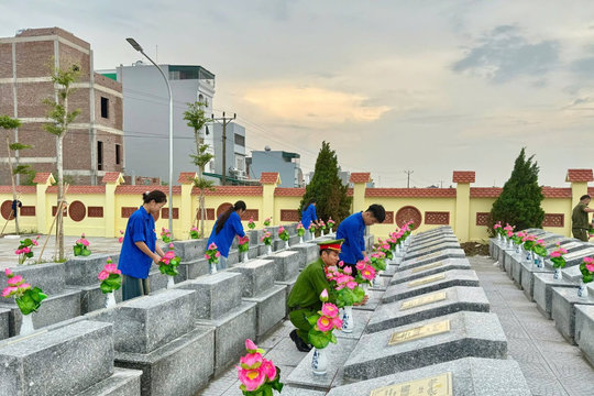 Chung tay chăm lo người có công với cách mạng