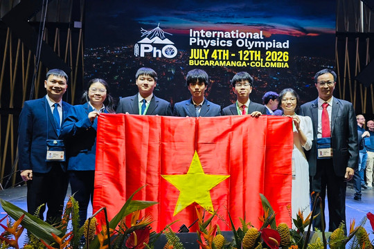Vietnam wins four gold medals at International Physics Olympiad