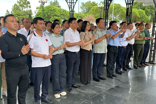Phường Thạch Khôi tri ân các anh hùng liệt sĩ tại Quảng Trị, Hà Tĩnh