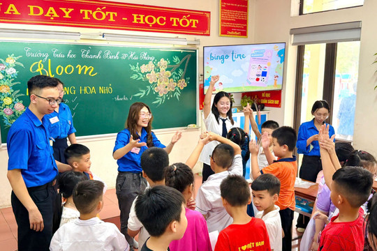 Thanh niên tình nguyện gieo ‘hạt tri thức’ mùa hè