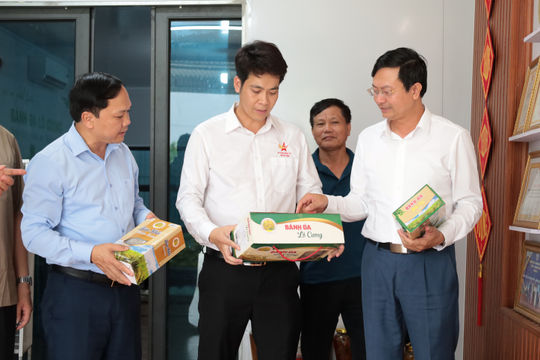 Những doanh nhân ‘bước ra’ từ đồng đất
