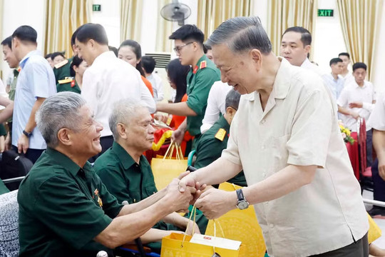 Tiếp tục rà soát, giải quyết đầy đủ chính sách đối với người có công và thân nhân