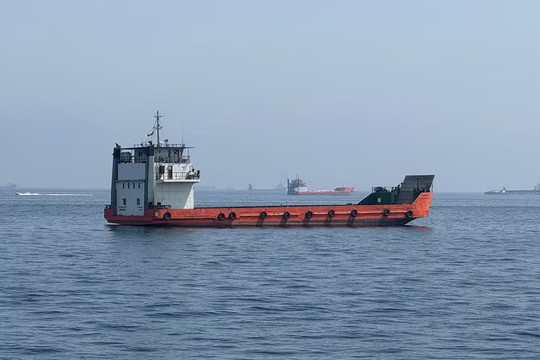 Mỹ rút lại kế hoạch áp phí 20% đối với tàu qua eo biển Hormuz