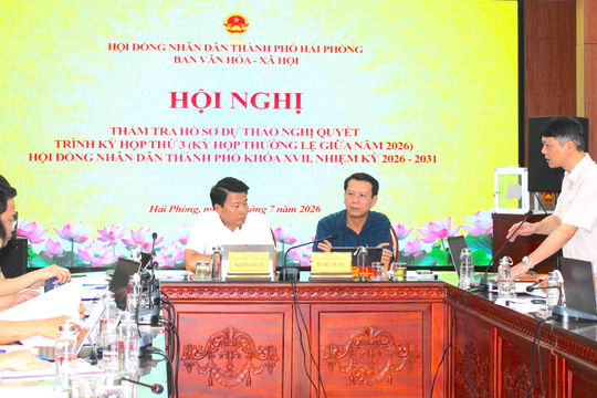 Hai Phong considers waiving fees for online administrative services