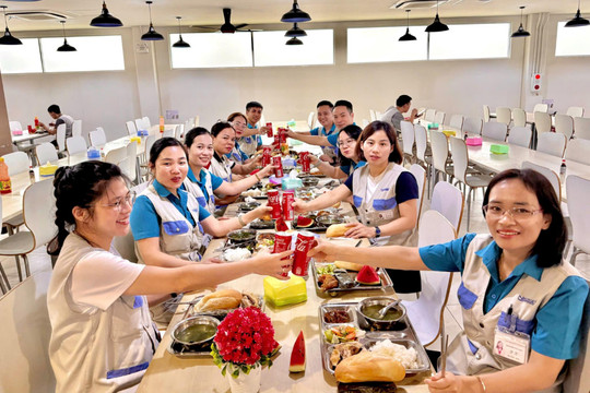 Công ty Nissei Việt Nam tăng 55.000 đồng/suất ăn trong bữa cơm công đoàn