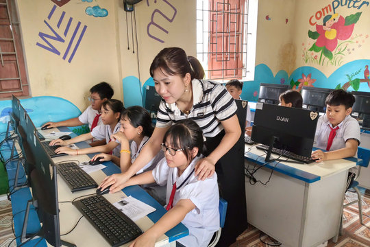 Hình thành trường học quy mô lớn, nâng cao hiệu quả quản trị