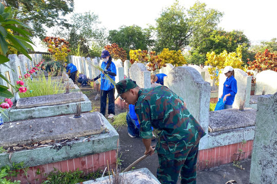 Nghĩa tình hậu phương quân đội