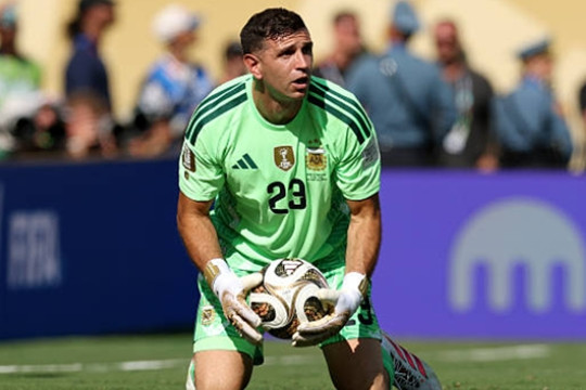Thủ môn đội tuyển Argentina đi vào lịch sử World Cup