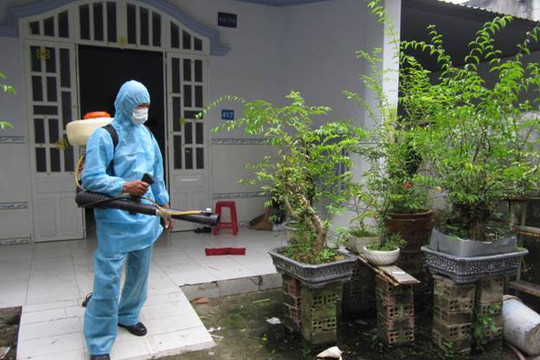 Cẩn trọng ngộ độc khi tự phun thuốc diệt muỗi