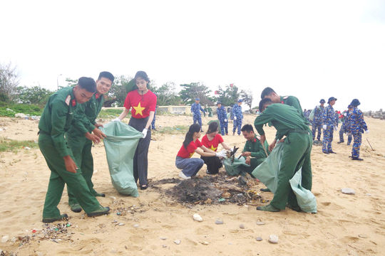 Vun đắp thế trận lòng dân nơi đầu sóng