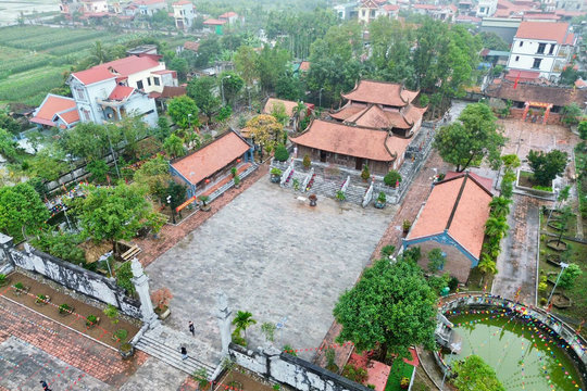 Chuyện dân gian về mẹo chọi trâu của Khúc Thừa Dụ