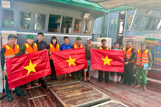 Học viên lớp huấn luyện gìn giữ hòa bình Liên hợp quốc hướng về biển, đảo