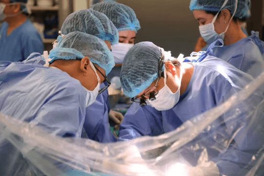Nâng cao chất lượng khám chữa bệnh nhờ phát triển đồng bộ hệ thống y tế