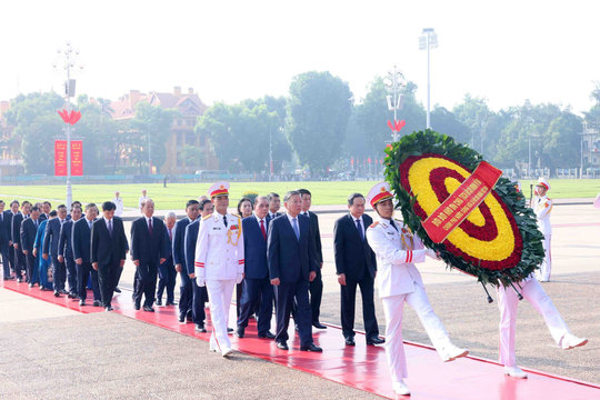 Lãnh đạo Đảng, Nhà nước tưởng niệm các Anh hùng liệt sĩ và viếng Chủ tịch Hồ Chí Minh