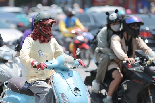 Nhiều nơi nắng nóng, chiều tối và đêm nay có mưa dông diện rộng