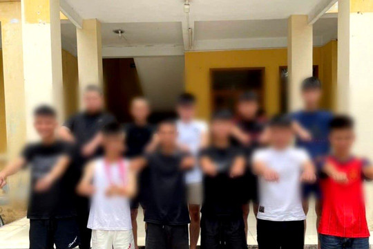 Chặn đứng hai nhóm thanh thiếu niên mang hung khí đi hỗn chiến