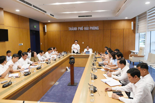 HĐND thành phố Hải Phòng thảo luận giải pháp tăng trưởng hai con số