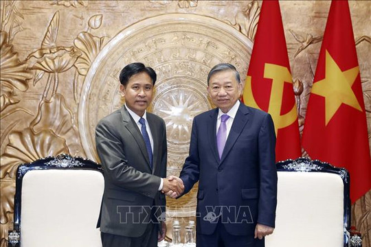 Tăng phối hợp giữa ngành tòa án hai nước Việt - Lào
