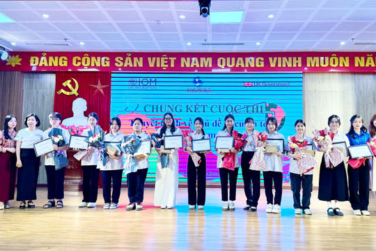 Đồng hành, tiếp sức phụ nữ di cư trở về quê hương