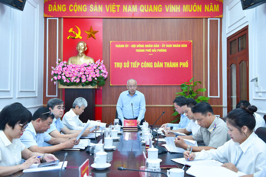Xã Hà Tây khẩn trương thực hiện thủ tục cấp giấy chứng nhận quyền sử dụng đất cho hộ ông Nguyễn Viết Tĩnh