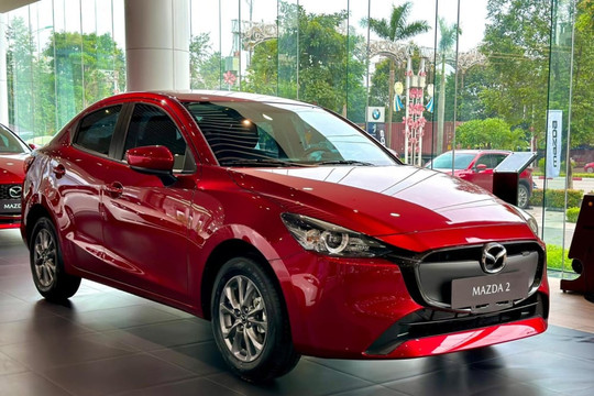 Vì sao Mazda 2 giảm giá không 'phanh', chưa đến 400 triệu đồng?