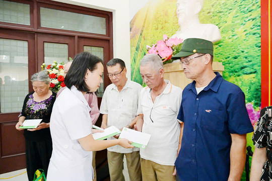 Nữ dược sĩ giàu lòng nhân ái