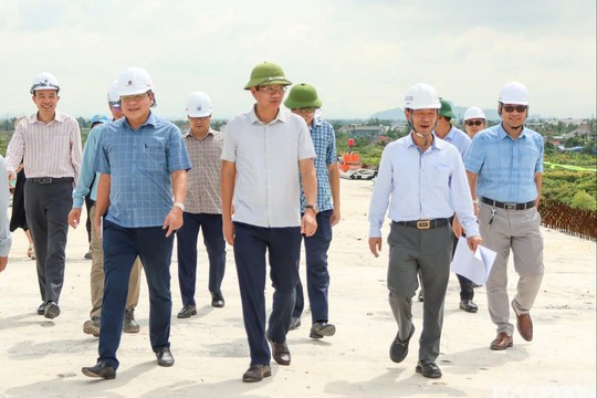 Construction speeds up on western Hai Phong transport projects