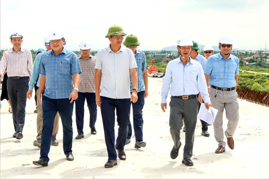 Tăng tốc thi công, bù tiến độ các dự án giao thông phía tây thành phố