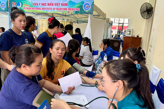 Tăng ‘lá chắn’ bảo vệ sức khỏe lao động nữ