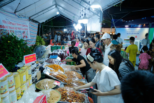 Hai Phong leverages festivals to boost trade