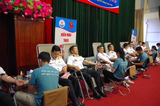 Tiếp nhận 237 đơn vị máu tại chương trình hiến máu tình nguyện của Viện Y học Hải quân