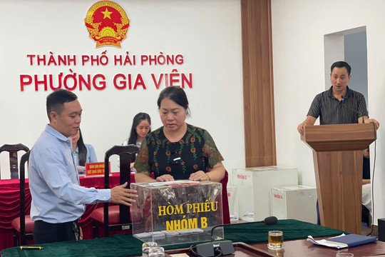 27 hộ dân chung cư cũ bốc thăm nhận nhà thuê mới
